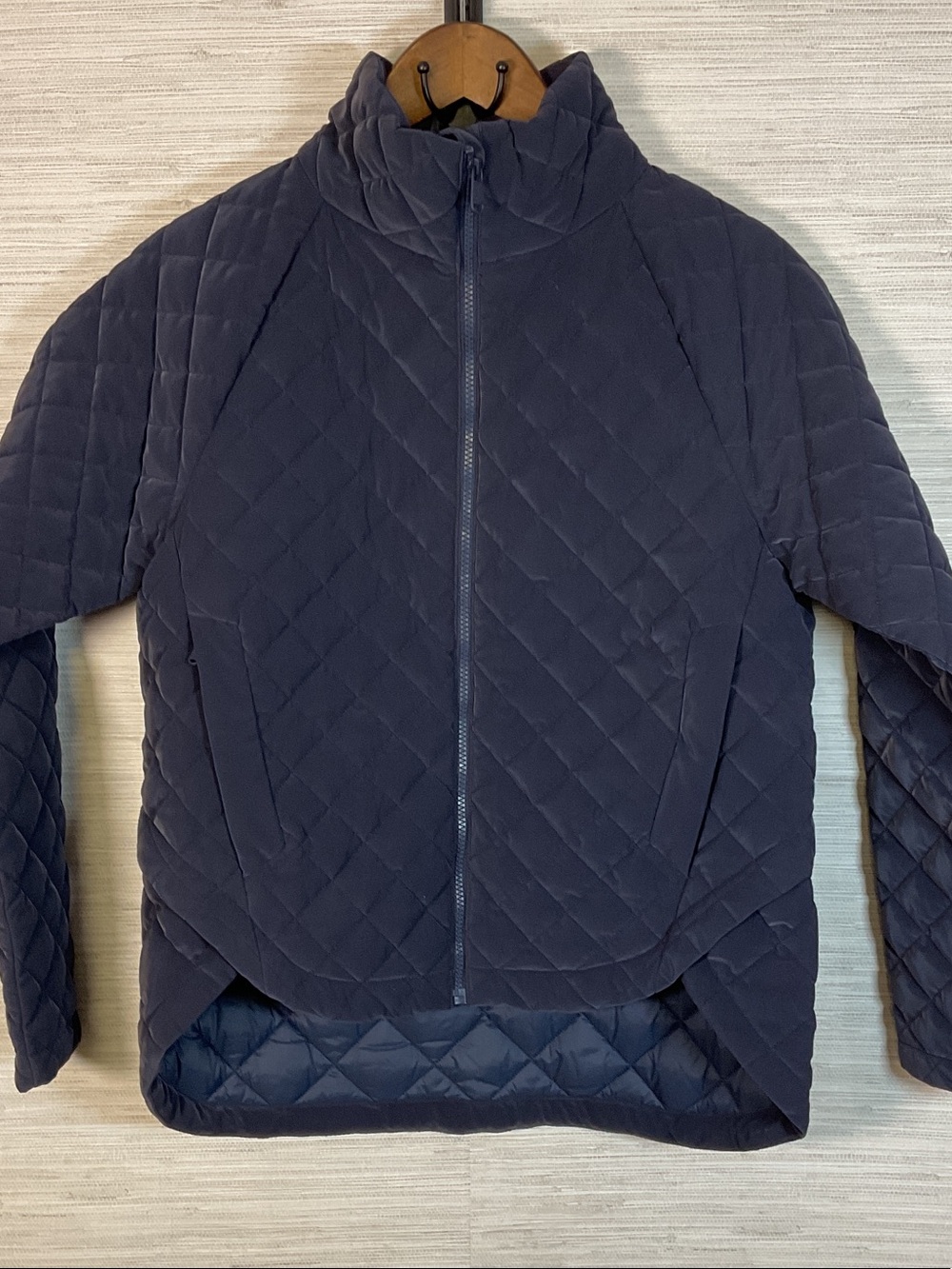 Athleta Whisper Featherless Quilted Navy Puffer Jacket XS